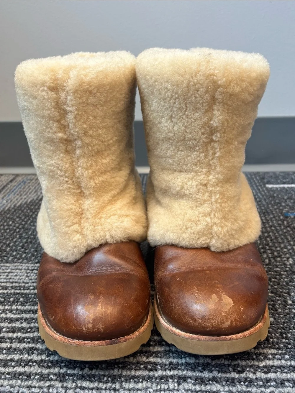 Ugg Maylin 1001761 Brown leather shearling boots 7
